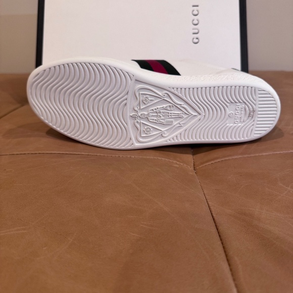 Gucci Ace Embroidered Sneakers - Cat & Piglet Edition - Size 37.5 - BRAND NEW - Picture 5 of 7